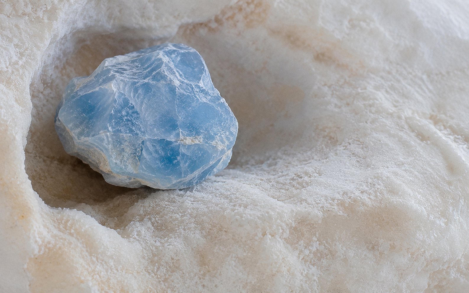 Angel Aura Quartz stone image for the L&H Atelier Stone Library jewelry guide