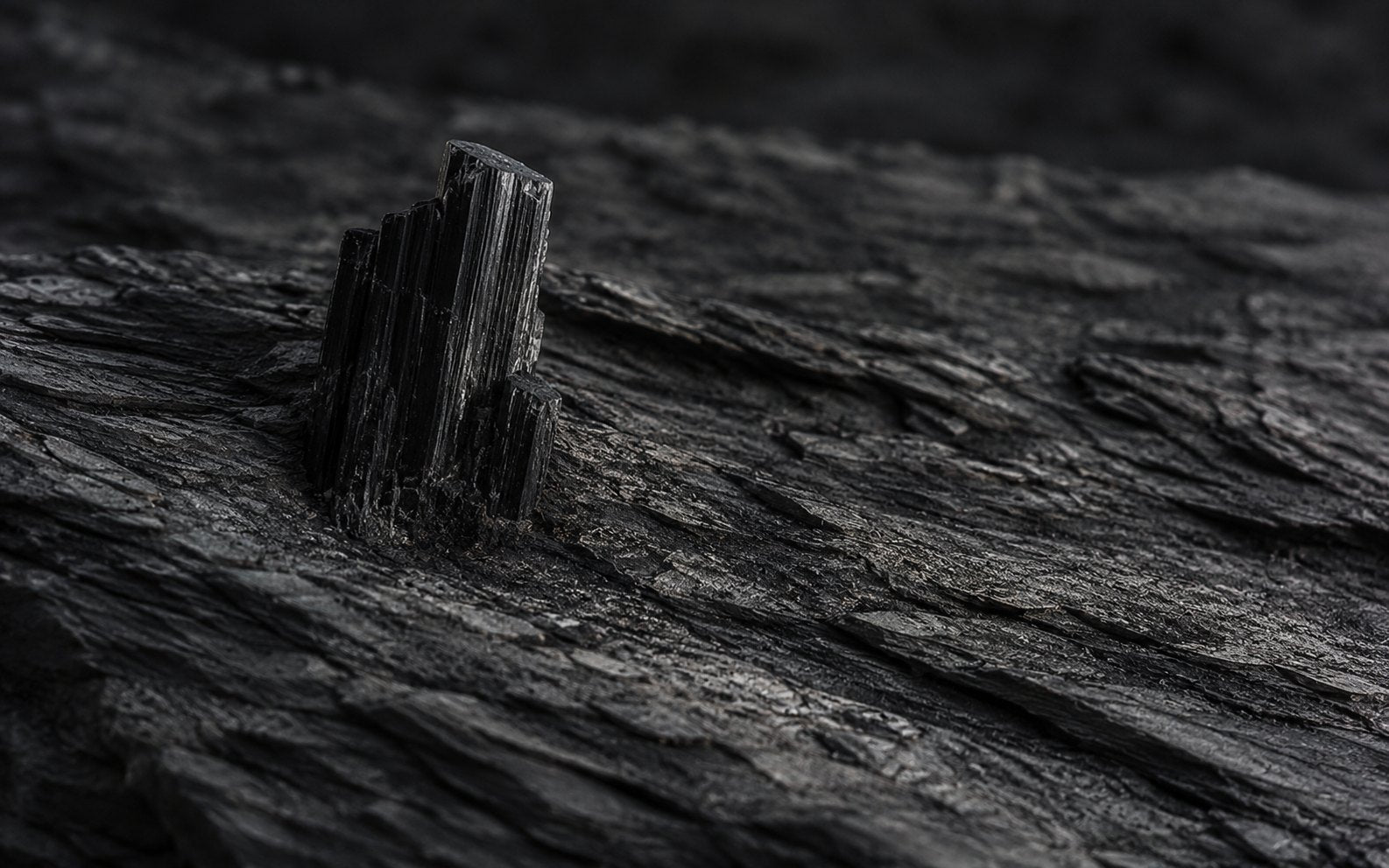Black Tourmaline stone image for the L&H Atelier Stone Library jewelry guide