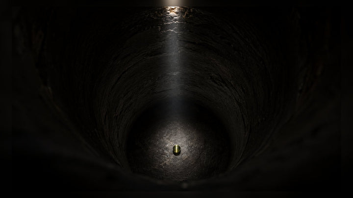 Cat's Eye Chrysoberyl raw stone editorial image for the L&H Atelier Stone Library