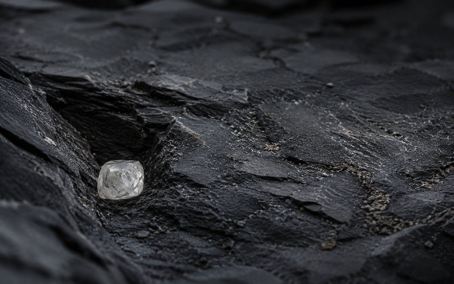Diamond stone image for the L&H Atelier Stone Library jewelry guide