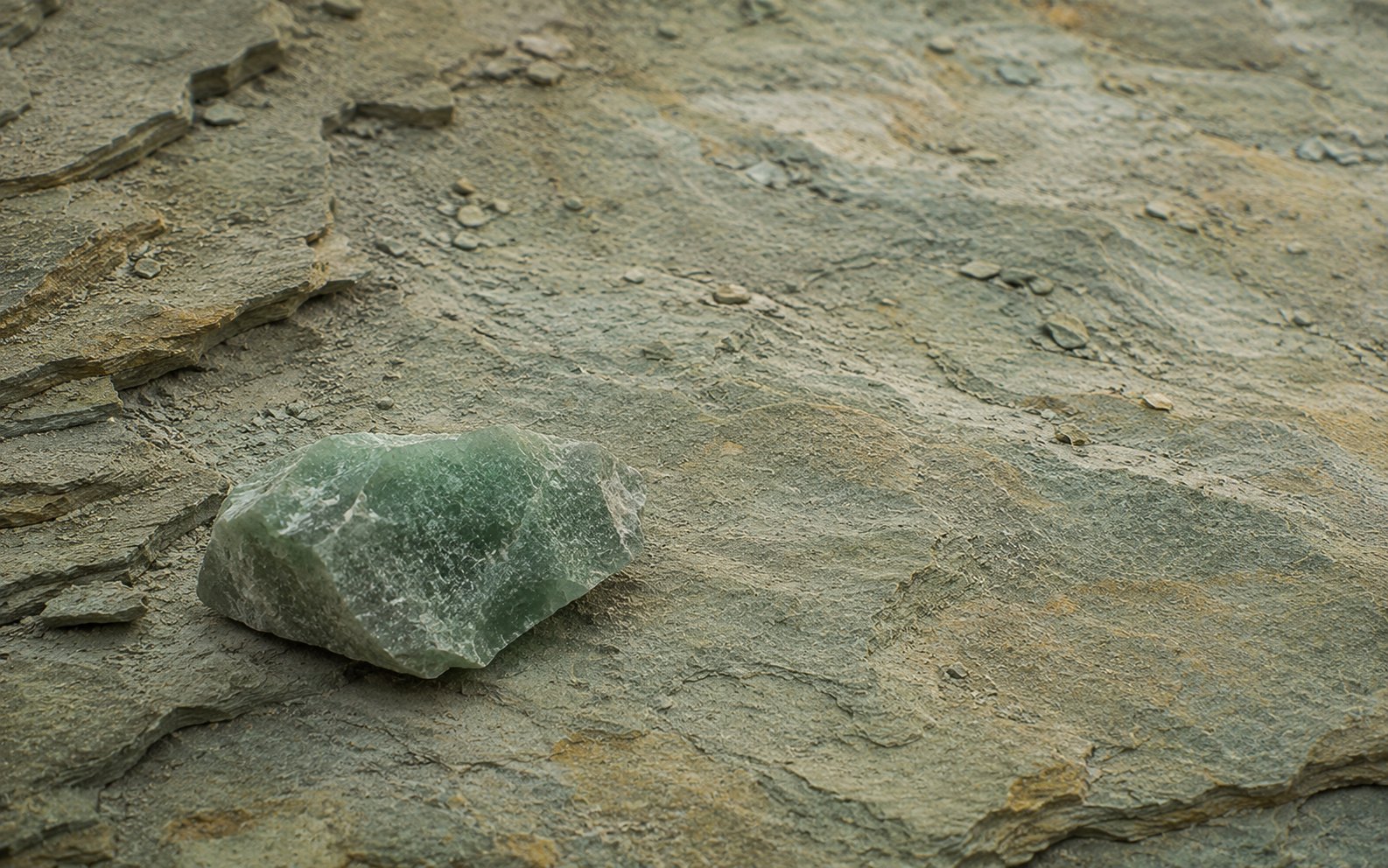 Green Aventurine stone image for the L&H Atelier Stone Library jewelry guide
