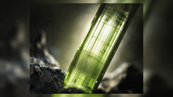 Hiddenite raw stone editorial image for the L&H Atelier Stone Library