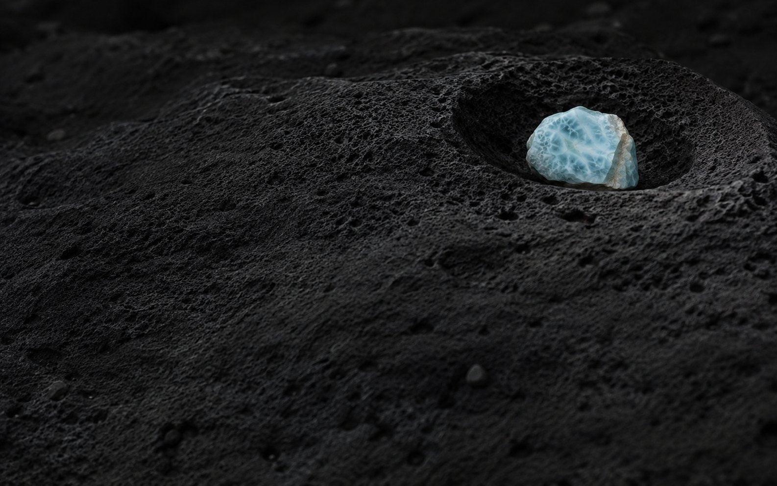 Larimar stone image for the L&H Atelier Stone Library jewelry guide