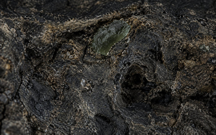 Moldavite stone image for the L&H Atelier Stone Library jewelry guide