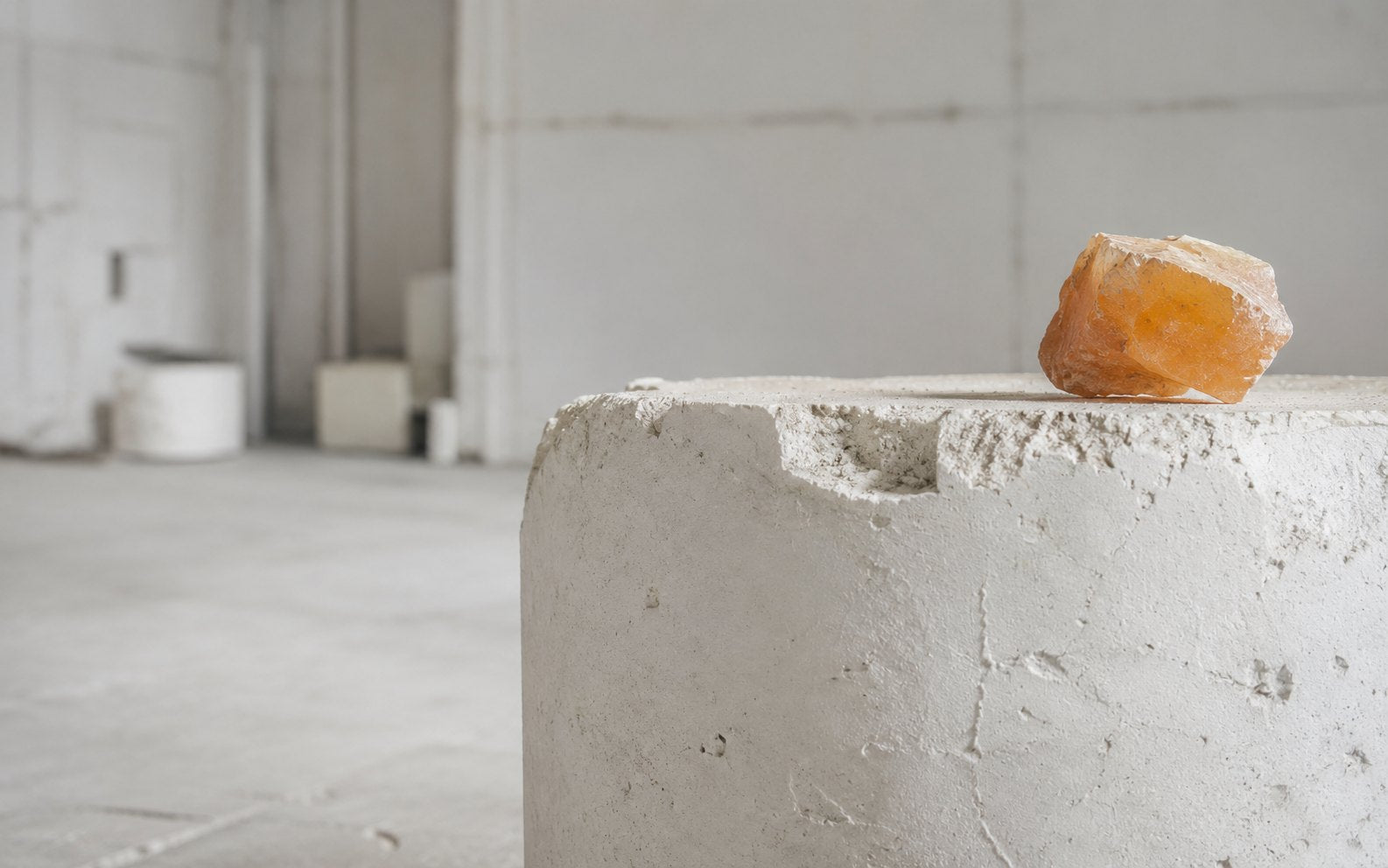 Orange Calcite stone image for the L&H Atelier Stone Library jewelry guide