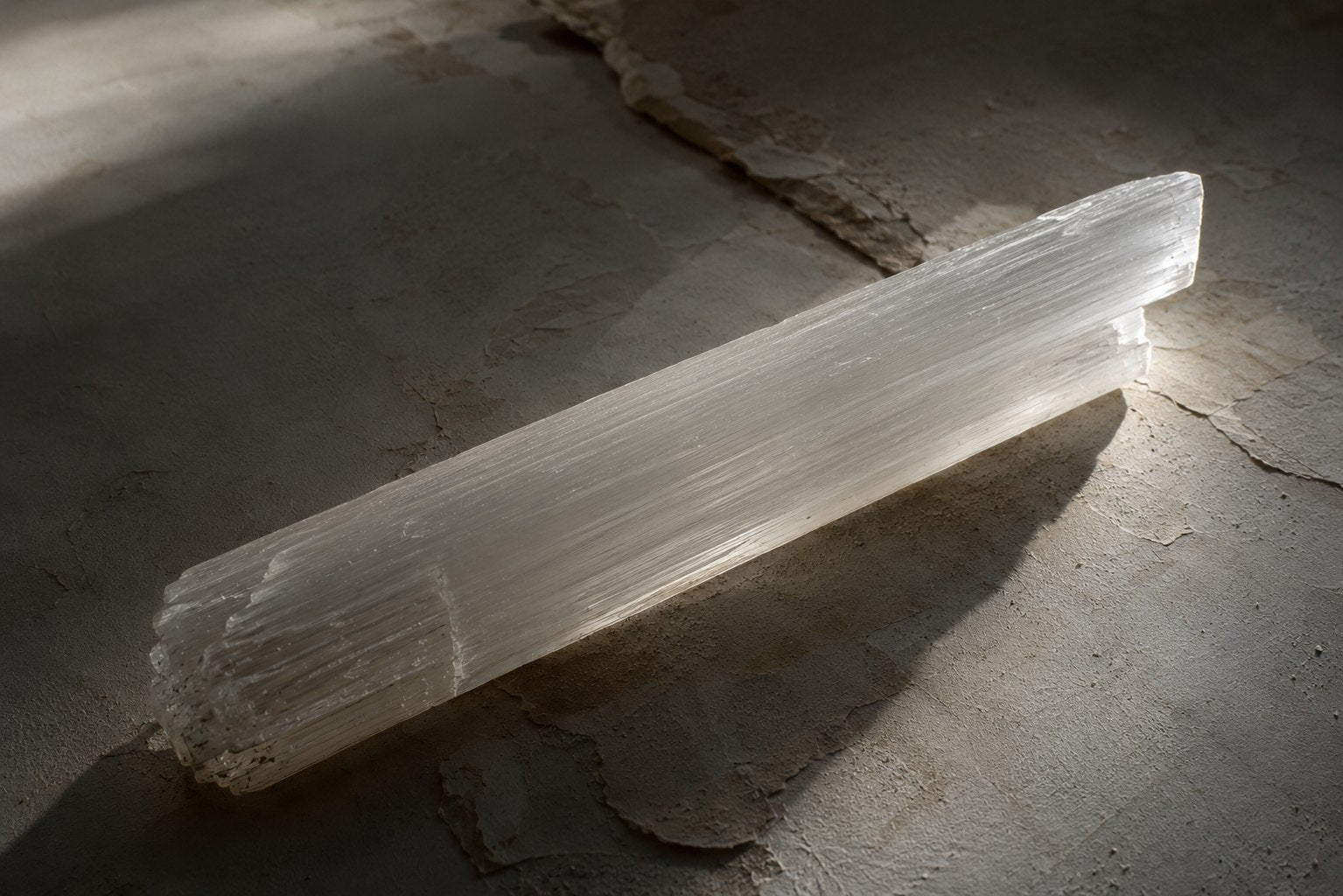 Selenite stone image for the L&H Atelier Stone Library jewelry guide