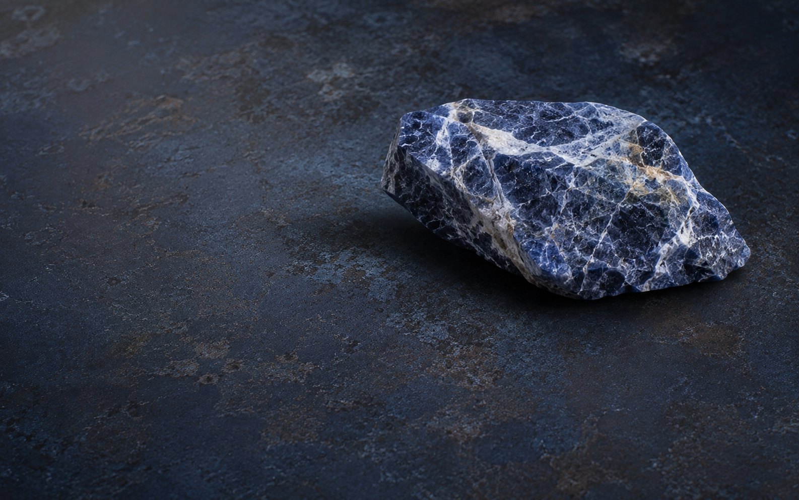 Sodalite stone image for the L&H Atelier Stone Library jewelry guide