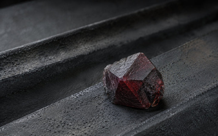 Spinel stone image for the L&H Atelier Stone Library jewelry guide